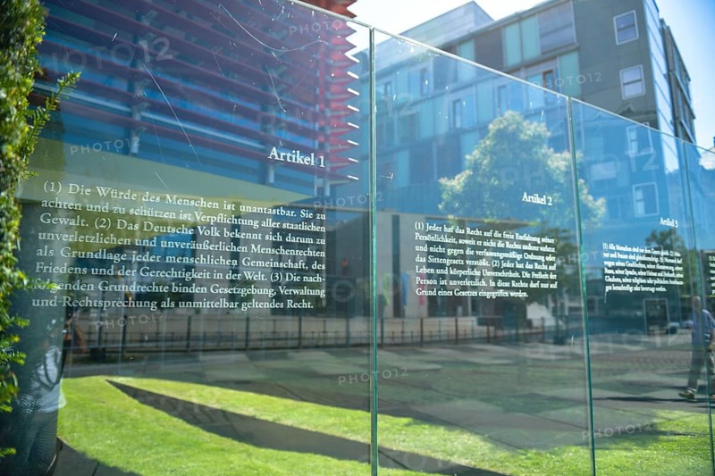 Glass wall
