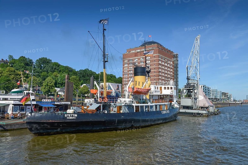 Oevelgoenne museum harbour