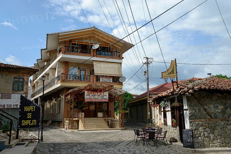 Flat House and Restaurant Porta e Kalase
