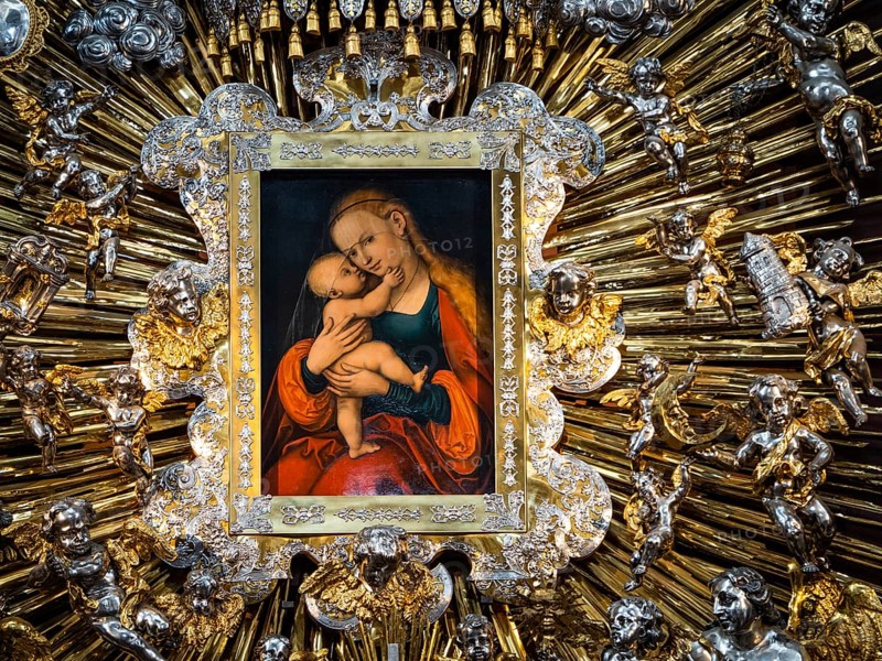 Graceful image of Mary Help