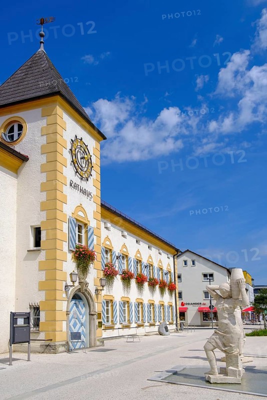 Town Hall and Fountain of the Water Bearers by Wilhelm Srb-Schlossbauer Karl-Lederer-Platz