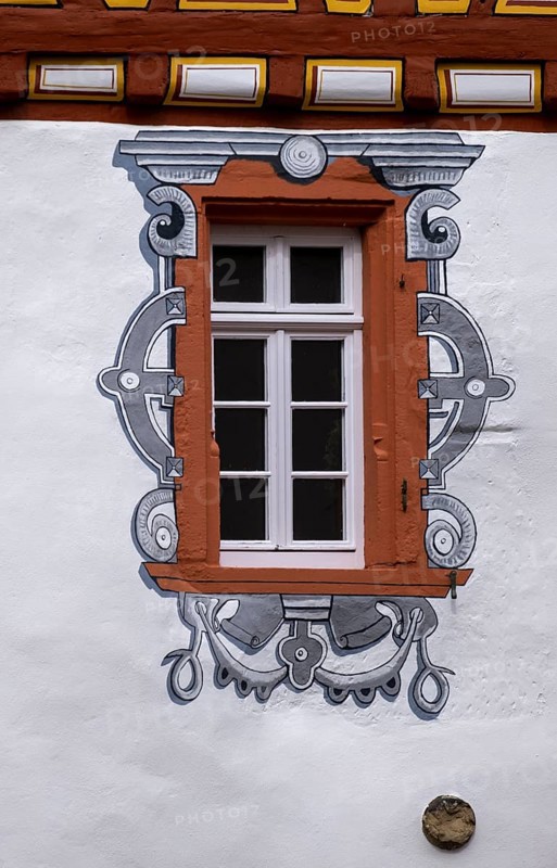Neunhellerhaus on the market square of Ladenburg