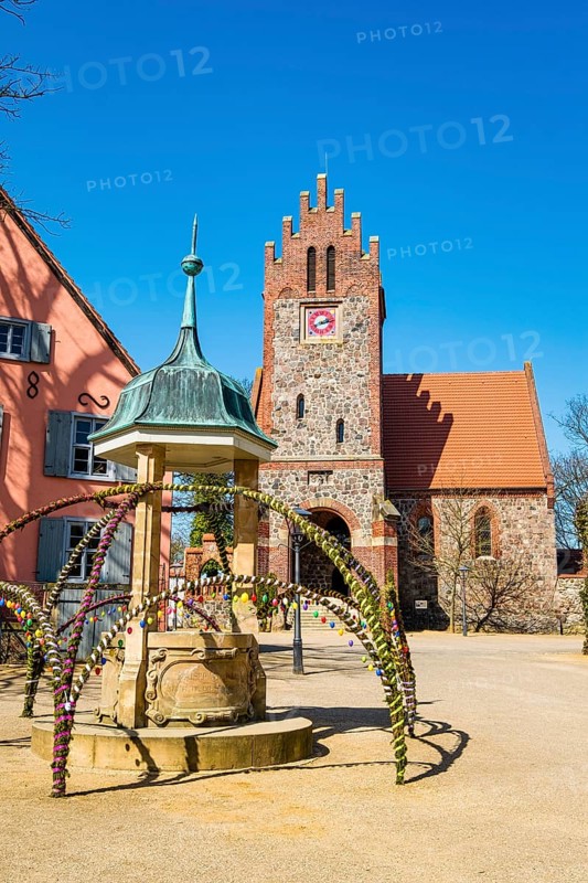 Easter decorations in front of Liebenberg Castle Church