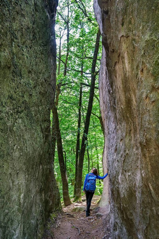 Hikers at the Rosszaehne stone formation