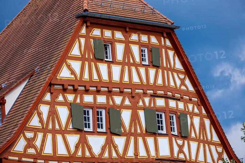 Neunhellerhaus on the market square of Ladenburg