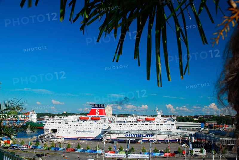 Passenger ship