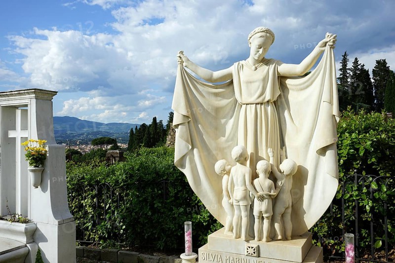 Statue at the tomb of Silvia Marini nei de Rogati