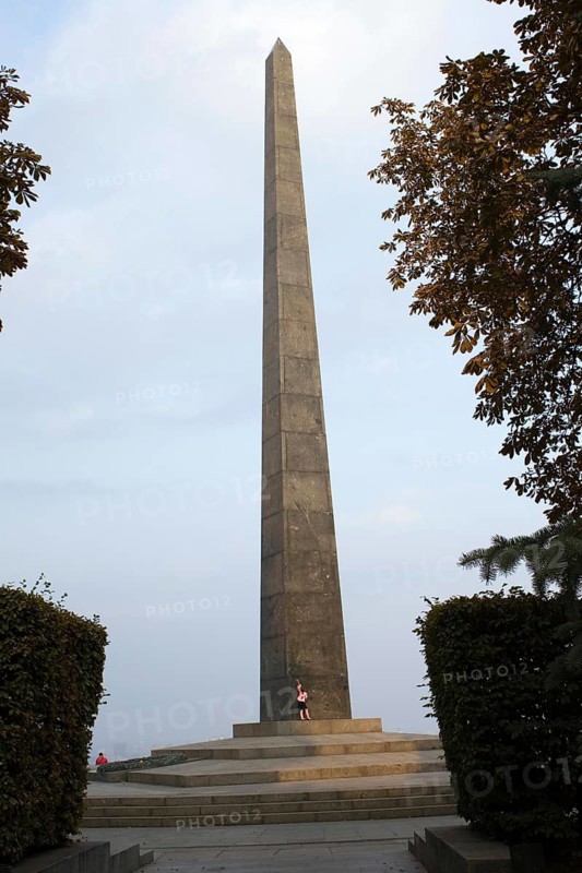 Honorary obelisk at the Tomb of the Unknown Soldier