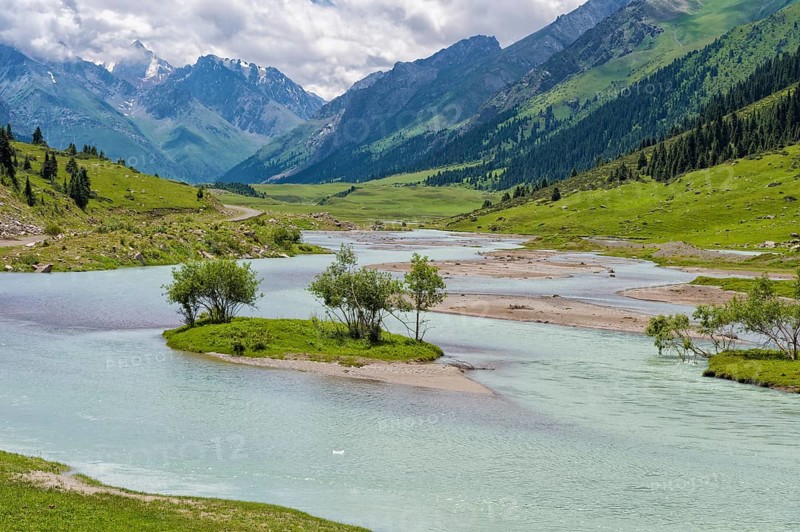 Aksu or Saryjaz River