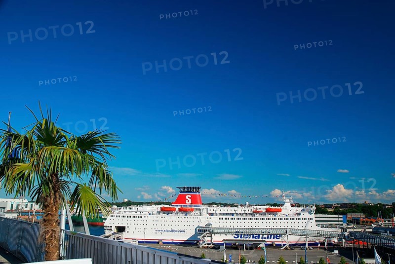 Passenger ship