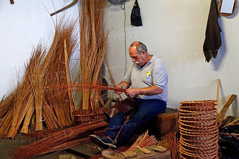 Basket maker