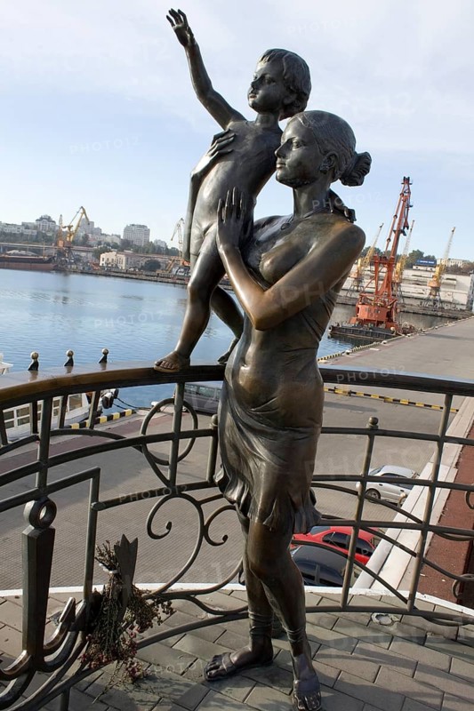 Monument Sailor's Wife