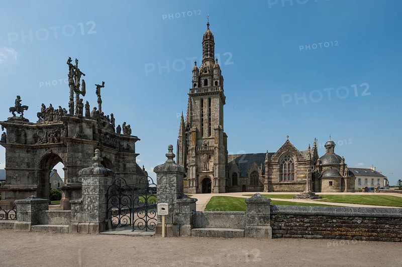 Saint-Germain Church and cavalry