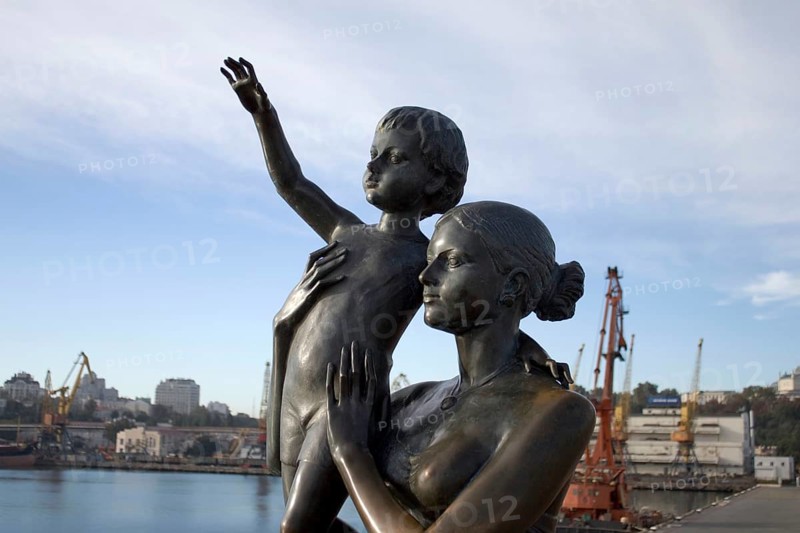Monument Sailor's Wife