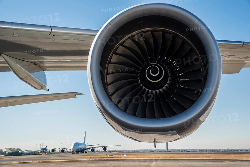 Jet engine