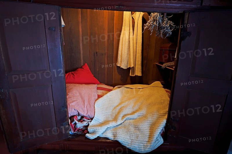 Sleeping alcove