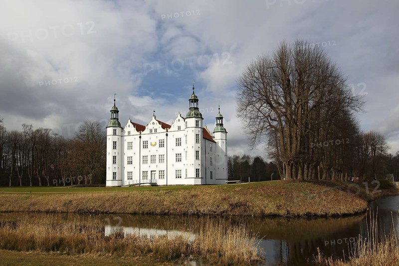 Ahrensburg Castle with Park