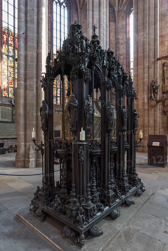 Sebaldus tomb by the sculptor Peter Vischer 1455 -1529