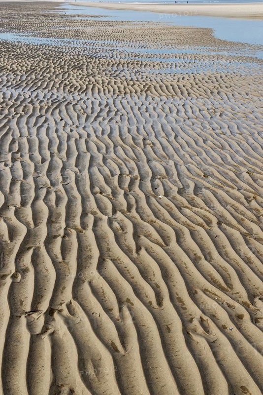 Structures in the sand