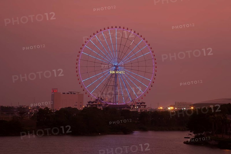 Ferris wheel Sun Wheel at night