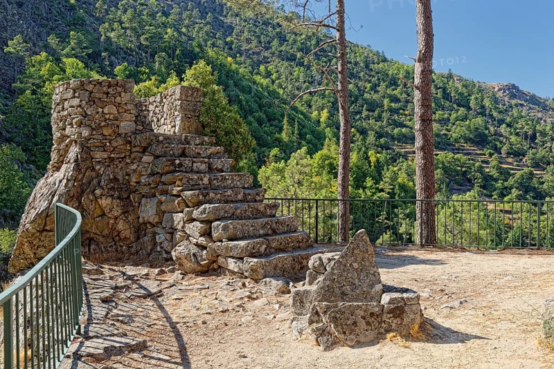 Ruin at Poco do Inferno
