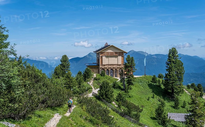 Schachenhaus with mountain panorama