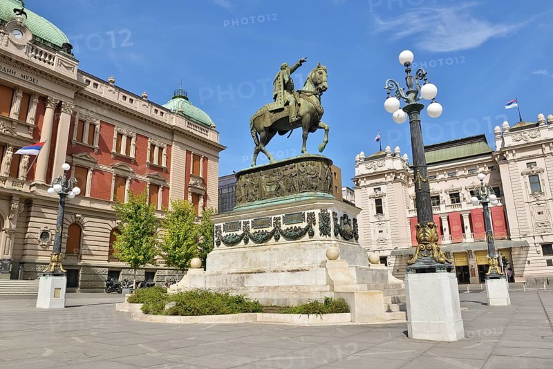 Republic Square with the Prince Mihailo Monument