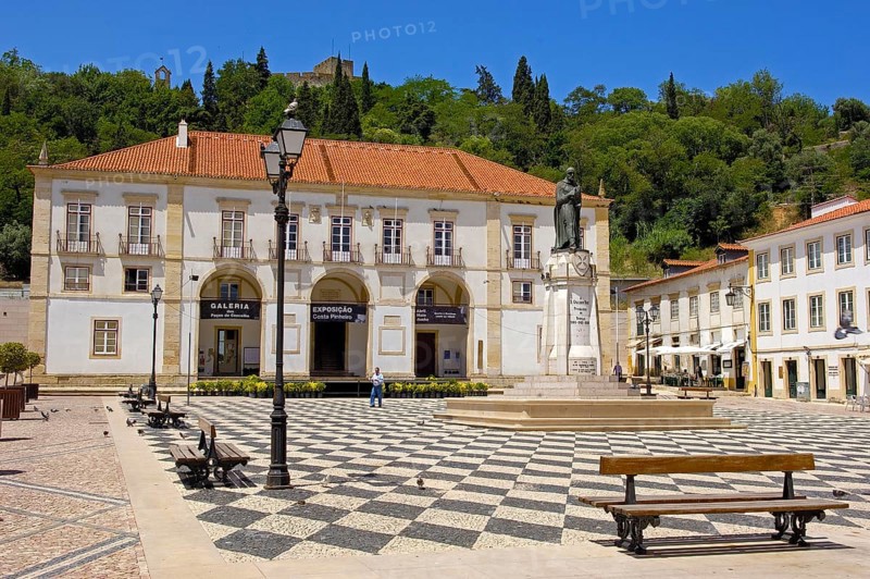 Town Hall in praca da Reublica and Templar Castle of Christ in the background