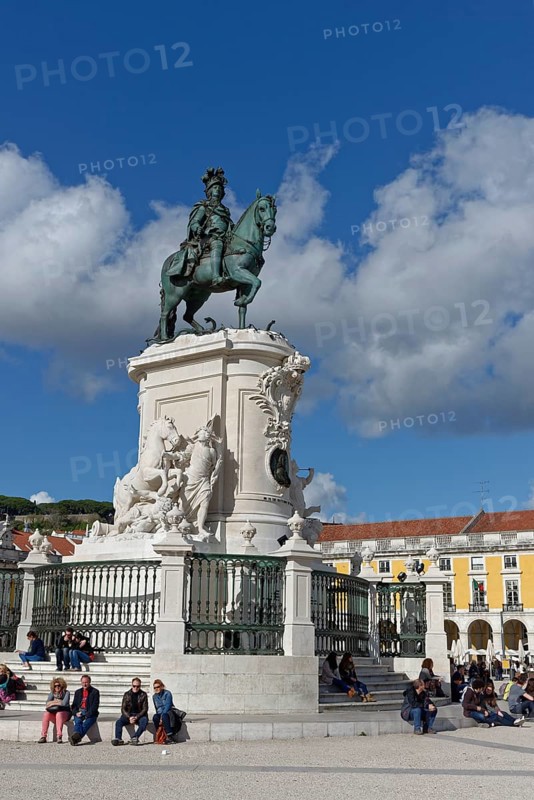 Equestrian statue of Jose I