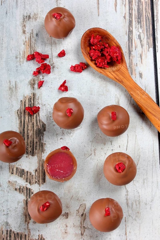 Raspberry praline