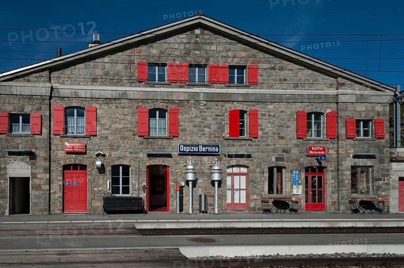 Ospizio Bernina station
