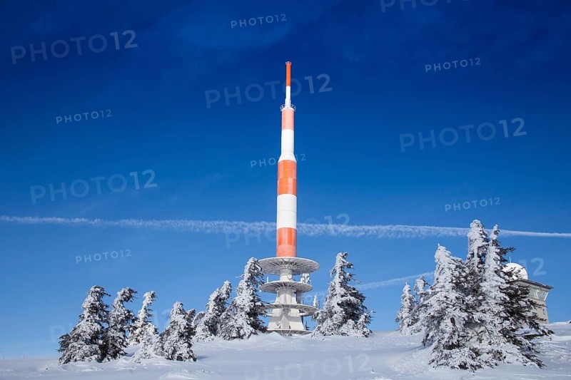 Radio tower transmission mast