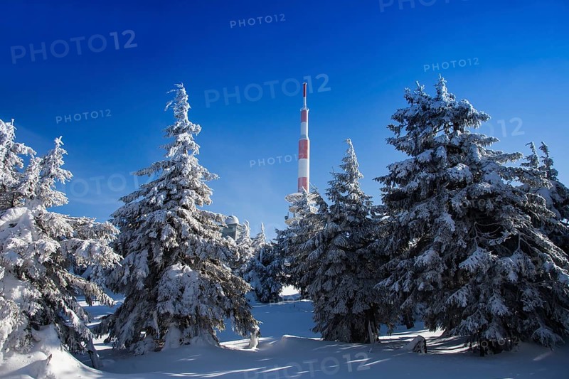 Radio tower transmission mast