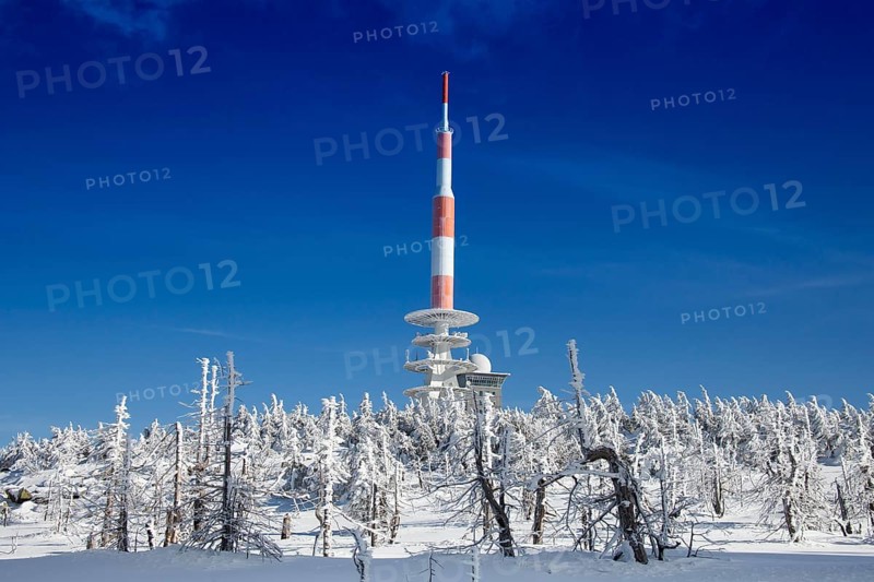 Radio tower transmission mast