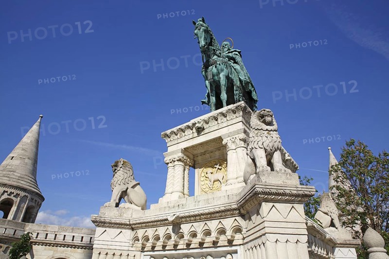 Equestrian statue of King Stephen I