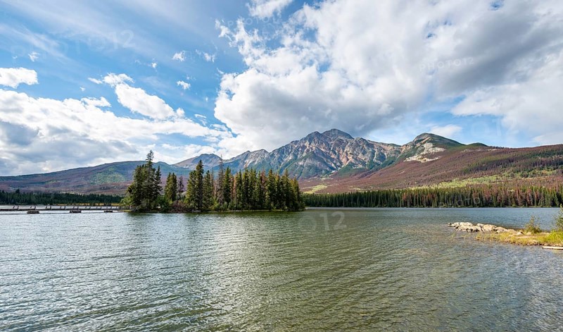 Lake Pyramid Lake with Pyramid Island