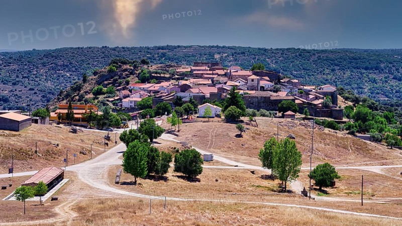 View over Castelo Mendo