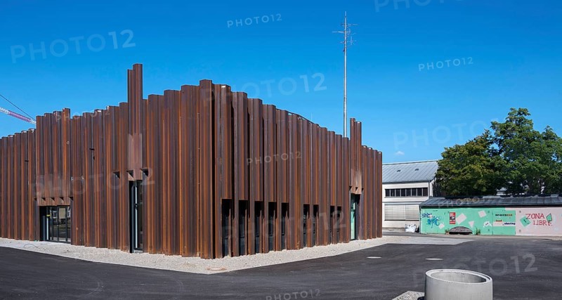 Replacement building and new construction of the Schwere horse-rider Theatre