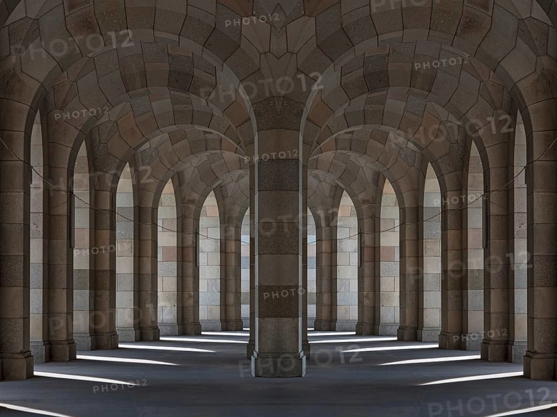Arcade tour of the Congress Hall