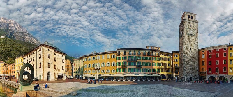 Piazza Novembre with Torre Apponale