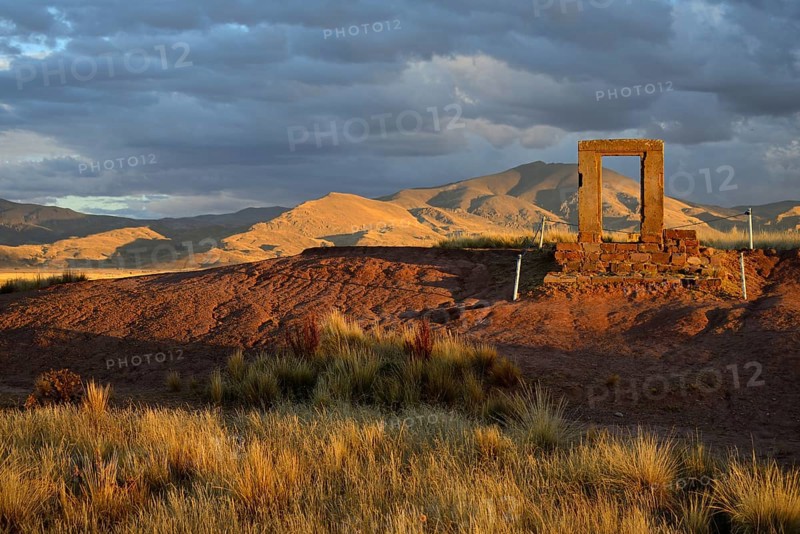 Moon gate in the evening light