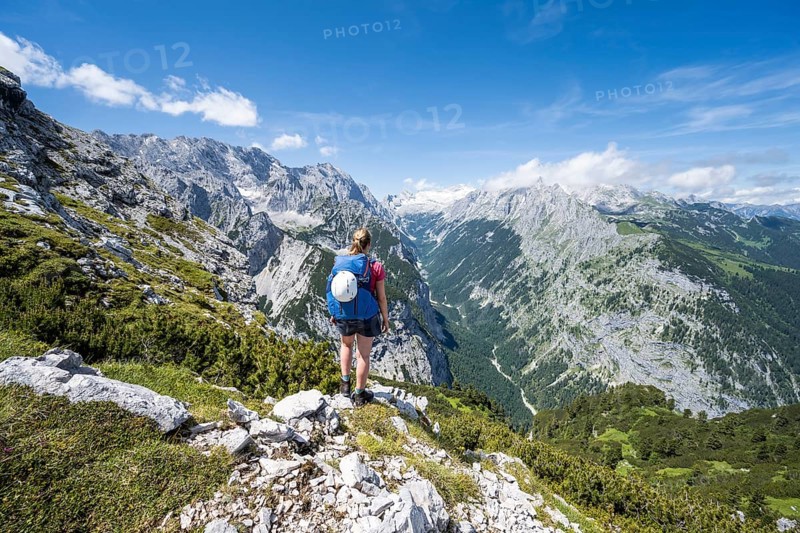 Hiker looking into the Reintal valley