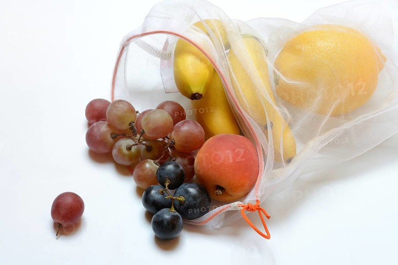 Fruit in reusable bags