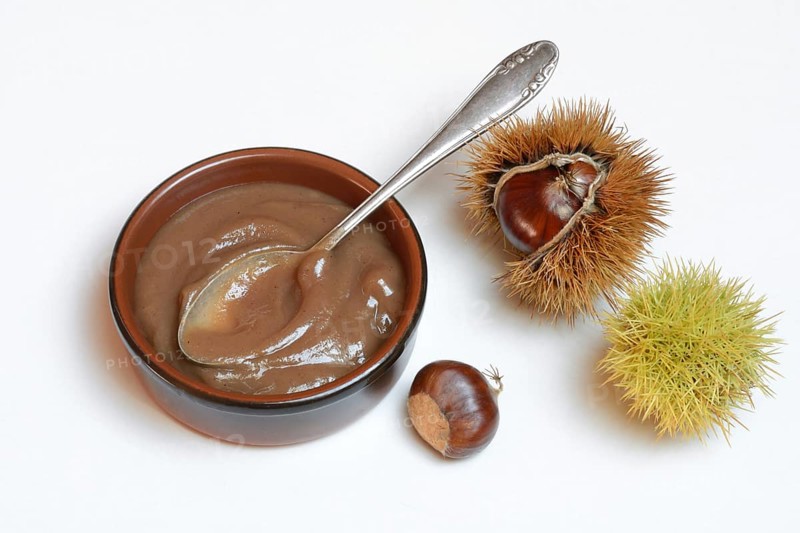 Chestnut cream in shell and sweet chestnuts