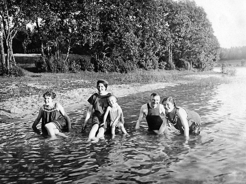 Bathing group at the Lake Ammer