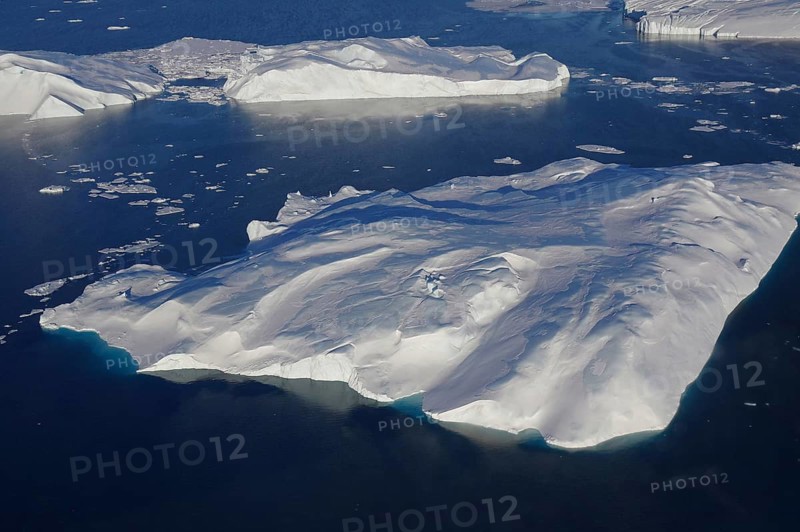 Icebergs from above