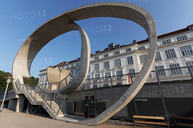 Sculpture Loops by Peanutz Architects