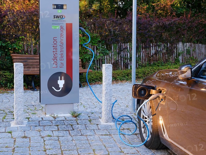 Vehicle charging electricity