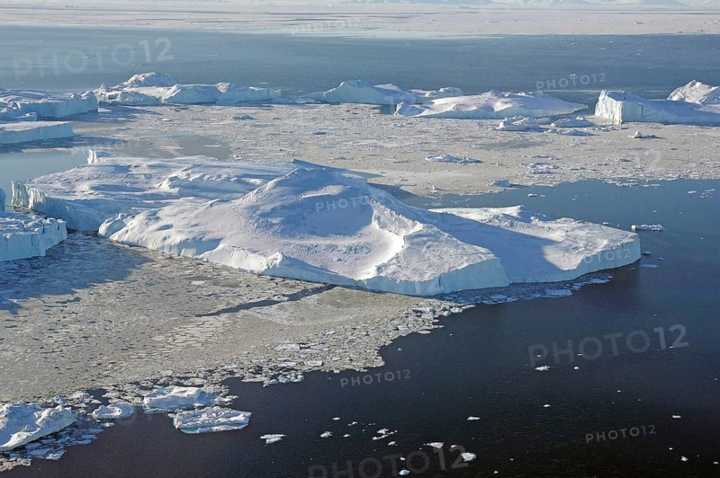 Icebergs from above
