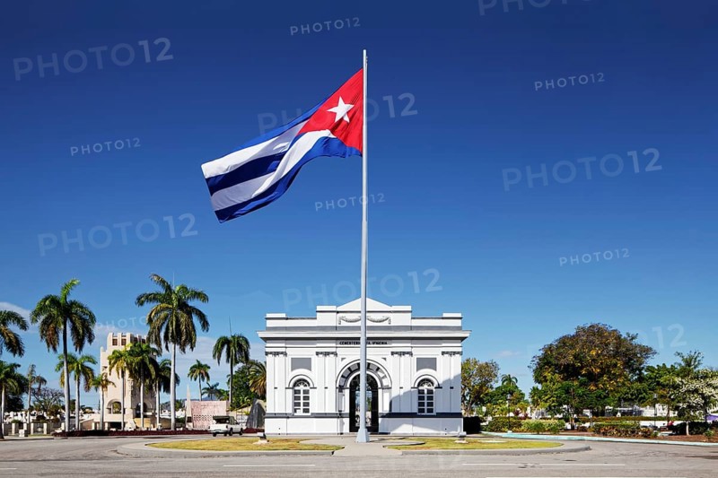 Main portal with Cuban flag